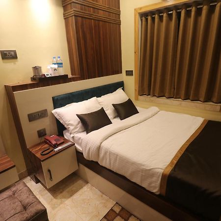 Hotel Mohar Residency à Calcutta Extérieur photo