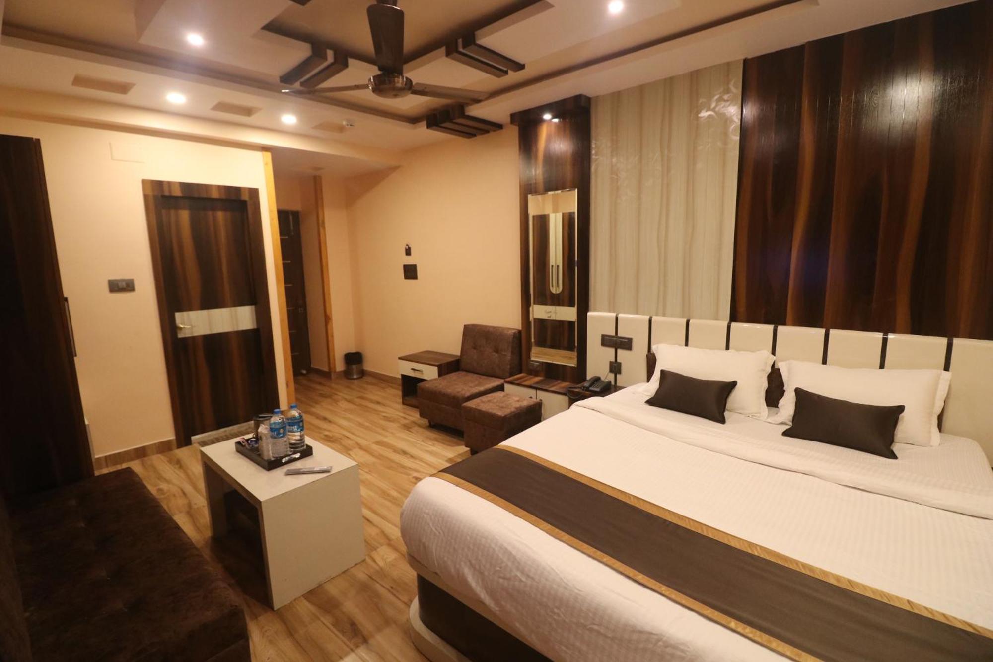 Hotel Mohar Residency à Calcutta Extérieur photo